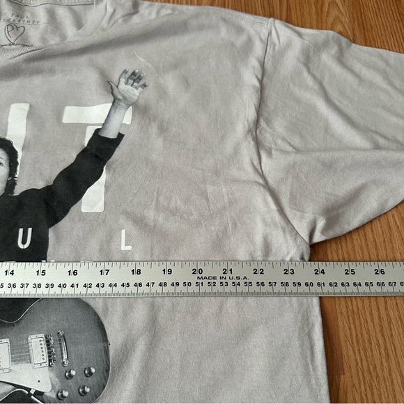 Paul McCartney Tour T-Shirt Out There 2013 Milwaukee XL - Picture 4 of 5